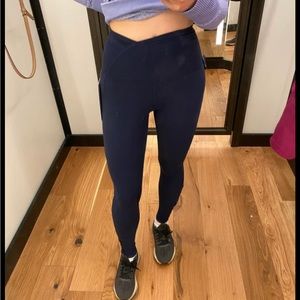 dark navy blue lulu lemon leggings !! brand new only wore a couple times